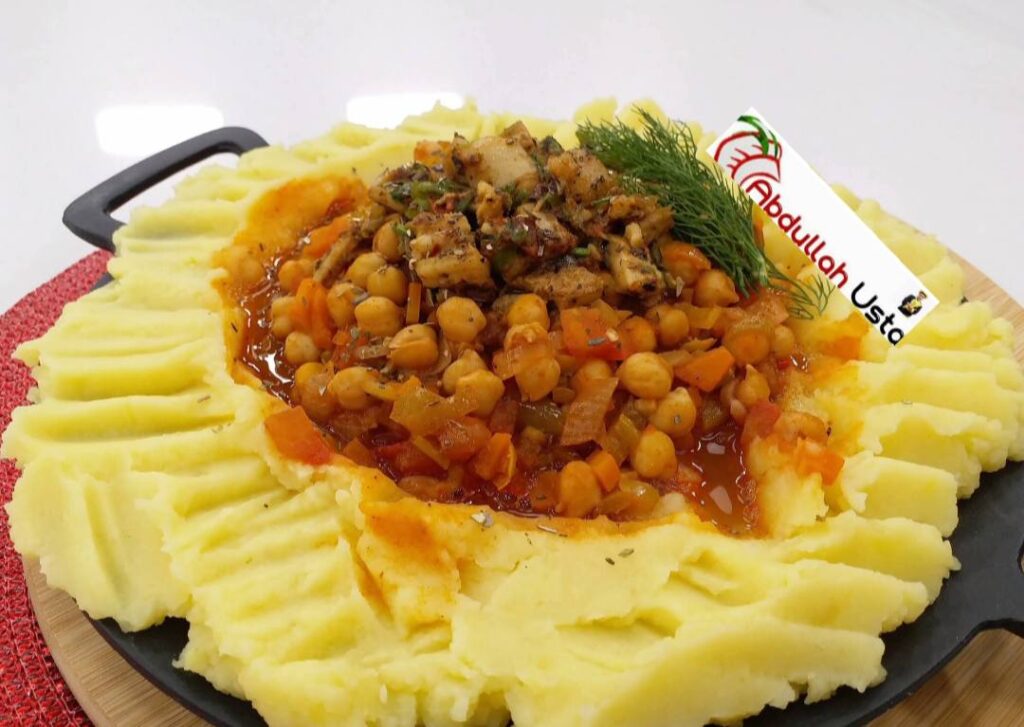 PATATES PÜRESİ YATAĞINDA ETLİ NOHUT TARİFİ | Şef Abdullah Usta’dan Pratik ve Nefis Lezzet