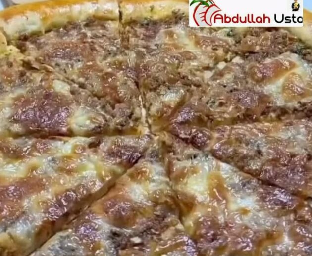 KENARLARI KIYMA DOLGULU PİDE