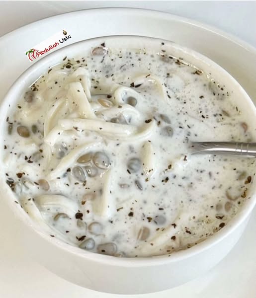 Mercimekli eristeli yoğurt çorbası